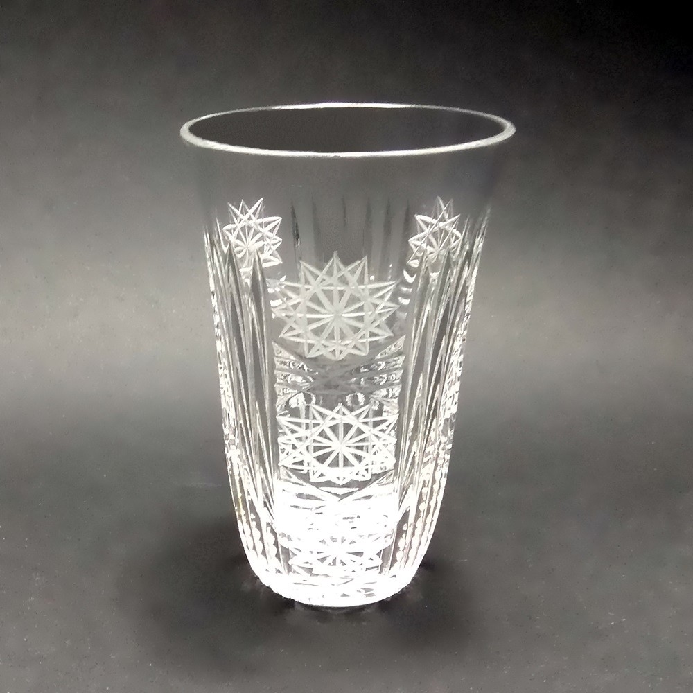 La Maison du Cristal - Coffret de 2 verres à vodka en cristal gravé.